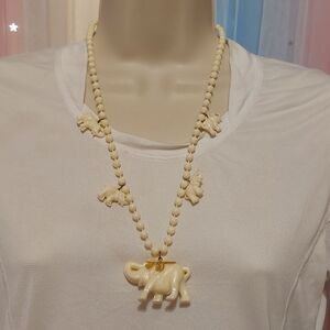 Vintage Celluloid Plastic Faux Ivory Elephant Pendant Charms Bead Necklace